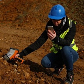 Handheld XRF analyser for mining