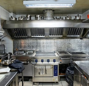 Things to look for when purchasing commercial kitchen equipment Things to look for when purchasing commercial kitchen equipment
