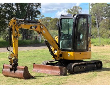 Caterpillar - Used Mini Excavator | 2017 Caterpillar 303.5ECR