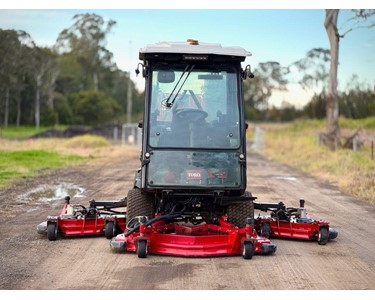 John Deere - Ride on Commercial Lawn Mower Diesel | Toro Groundsmaster 4010D