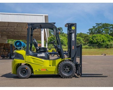 CLARK - Green Dingo - L25L 2.5t LPG Container Forklift