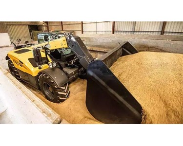 Agricultural Telehandler 131 HP | TH7.42 Elite