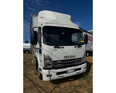 Isuzu - Used Curtainsider Truck | F Series FRR110-260 Freightpack