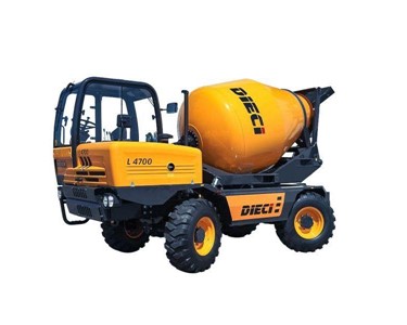 Self Loading Concrete Mixer 74 kW | L4700 T