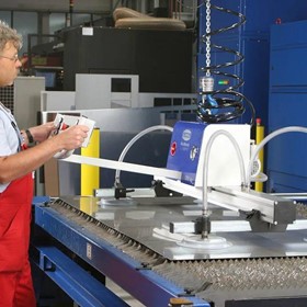 Vacuum Sheet Lifting Devices - VacuMaster Comfort