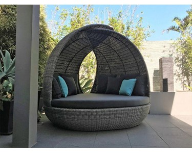 Royalle - Wicker Daybed | Lotus 