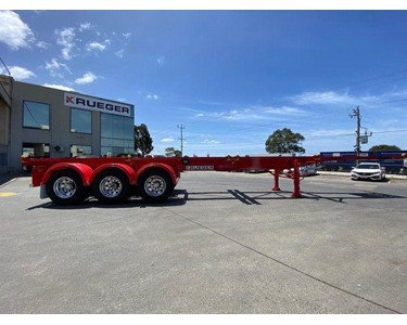 Krueger - 40' Skeletal Trailer C/W 12 Twist Locks
