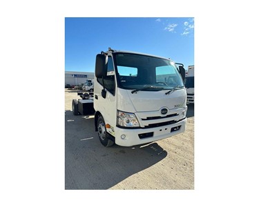 Hino - Used Electric Cab Chassis Truck | 300-85Ev in White