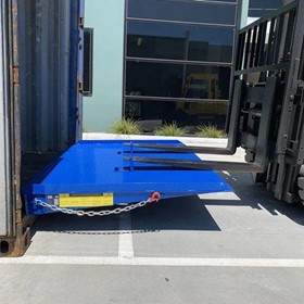 Industrial-Series Forklift Container Ramp