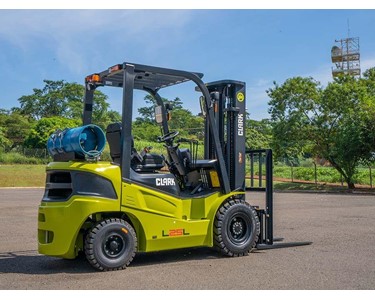 CLARK - Green Dingo - L25L 2.5t LPG Container Forklift