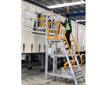 Star Aluminium - Mobile Work Platform Ladder I Adjustable Platforms