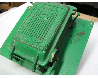 MSL 725 | Original H.D. Outdoor Federal Electrical Fuse Box