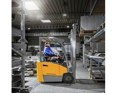 Jungheinrich - Electric Forklift | EFG BA 113/115