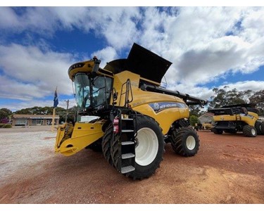New Holland - Combine Harvester | CR9.90 Revelation on Duals