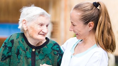New flexible aged care places help older Aussies stay home for longer