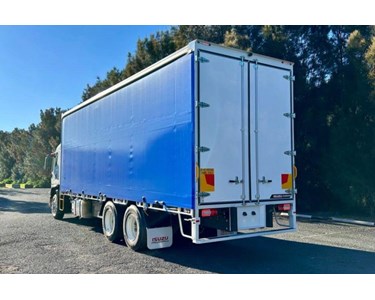 Isuzu - Curtainsider Truck | F Series FVL 260-300 Freightpack