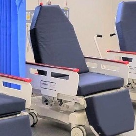 What is the best type of side rails on a Procedure Chair?