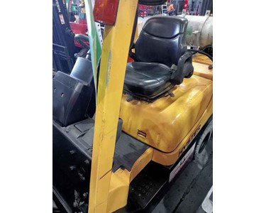 Hyster - 2 Stage Gas Counterbalance Forklift | H2.0TX-EL 