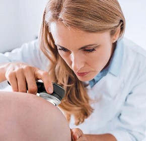 Why the DermLite DL5 is a Must-Have for Dermatologists Why the DermLite DL5 is a Must-Have for Dermatologists