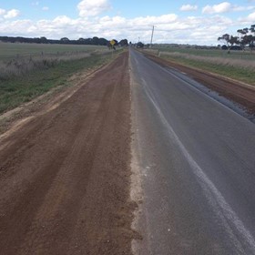 How to build stronger road shoulders with PolyCom Stabilising Aid