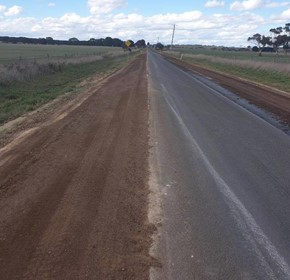 How to build stronger road shoulders with PolyCom Stabilising Aid How to build stronger road shoulders with PolyCom Stabilising Aid