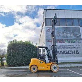 Lithium Forklift | XE35i (CPD35-XEY2-SI)