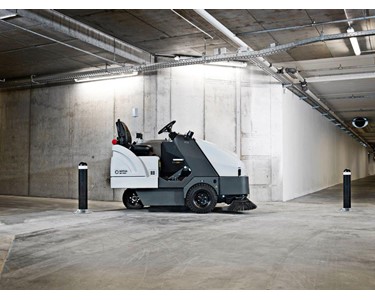 Nilfisk - SR1601 Industrial Ride On Sweeper | Diesel/LPG