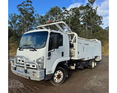 Isuzu - Used Service Truck | 2010 FSR850 