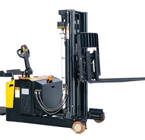 Electric Reach Stacker Speeds to 2km/h | RT12-20 