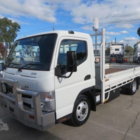Used Tray Truck | 2020 MITSUBISHI FUSO CANTER 515 