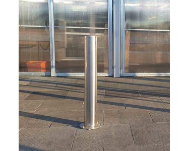 Surface Mounted Bollard 140mm x 900mm | B140-SM-SS304-900