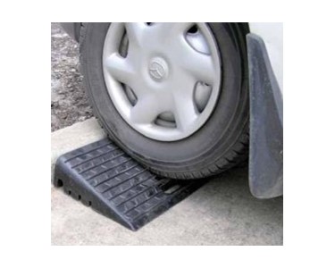 Kerb Moulded Rubber Ramp