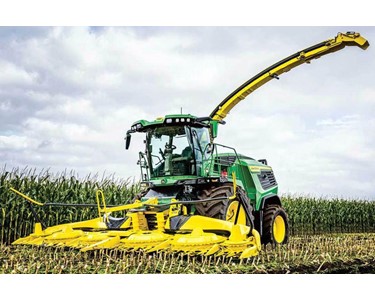 Self-Propelled Forage Harvesters | F8 600