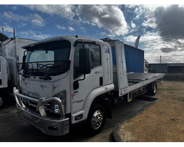 Isuzu - Used Tow & Tilt Truck | 2019 F Series FRR110-260