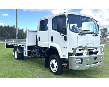 Isuzu - Used Crane Truck | F Series FSS110-210 4x4 Crew Cab 