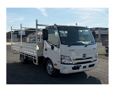 Hino - Tray Truck | 300 Series 616 SteelAce