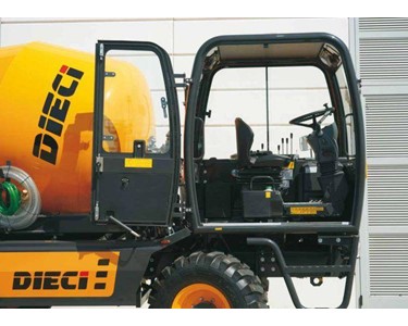 Self Loading Concrete Mixer 74 kW | L4700 T