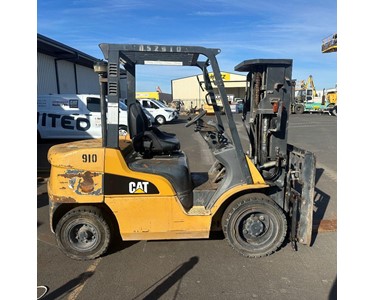 Cat - Used 3T Diesel Forklift - DP30NT