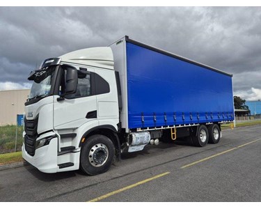 Iveco - Curtainsider Truck | S-Way AT230