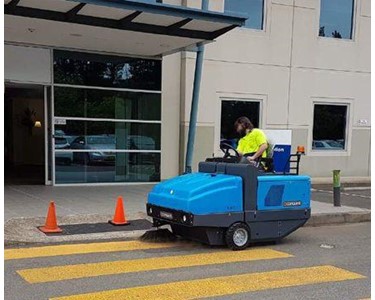 Conquest - Electric Ride-On Industrial Sweeper | RENT, HIRE or BUY | PB160E 