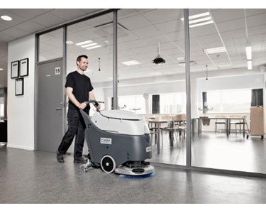 Medium Walk Behind Scrubber Dryer | SC450