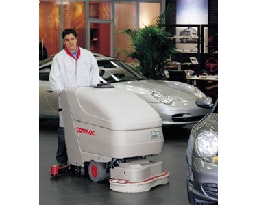 Comac - Walk Behind Floor Scrubber | Omnia 32BT Auto
