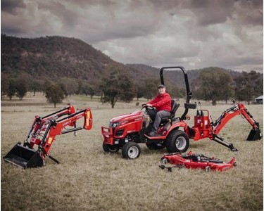 Subcompact Farm Tractor | Farmall 25SC