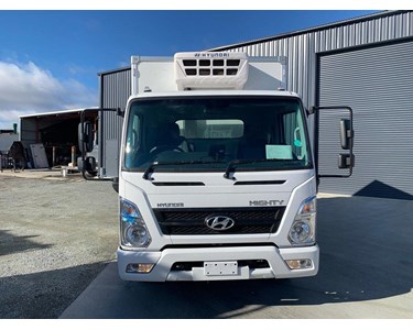 Hyundai - Refrigerated Truck | Mighty EX4 Freezer Pantech Premium Plus