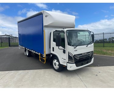 Isuzu - Curtainsider Truck | NQR 88-190 8-Pallet Freight Pack
