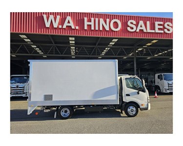 Hino - 300 Series 616 Pantech Truck