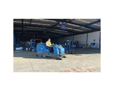Conquest - Large-Capacity Electric Sweeper Scrubber | RENT, HIRE or BUY | GMG