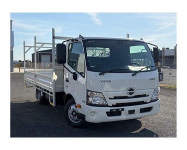 Hino - Tray Truck | 300 Series 616 SteelAce