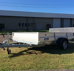 TRAILER BRAKES – ELECTRIC VS MECHANICAL TRAILER BRAKES TRAILER BRAKES – ELECTRIC VS MECHANICAL TRAILER BRAKES