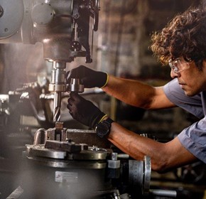 5 signs your workshop is losing money by keeping old machines running